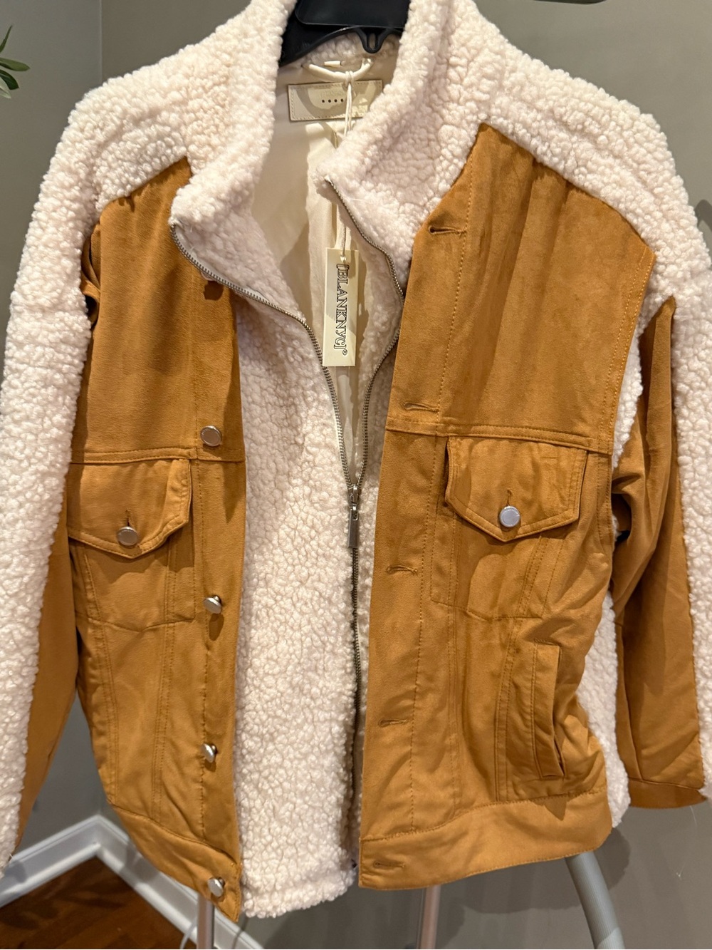 BLANKNYC Faux Suede & Faux Shearling Trucker Jacket  CATCH ME OUTSIDE - Picture 4 of 7